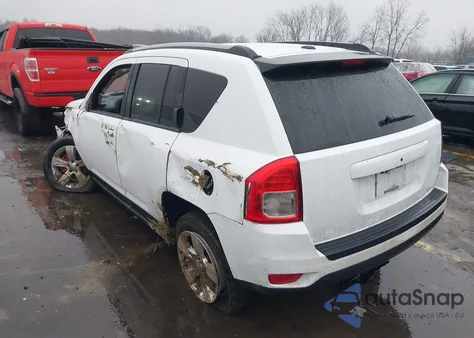 2016 Jeep Compass Latitude из США, поврежденный, VIN 1C4NJDEB4GD631311